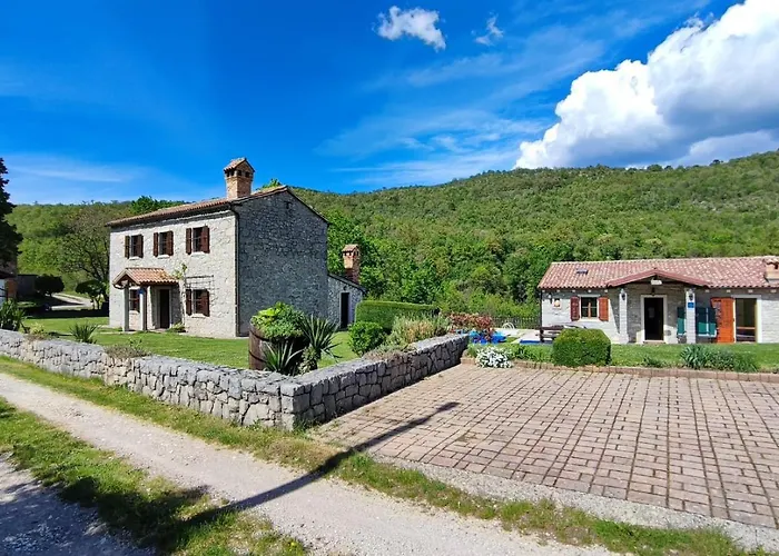 Peaceful Ida&mirko In Nature With Private Pool Roč